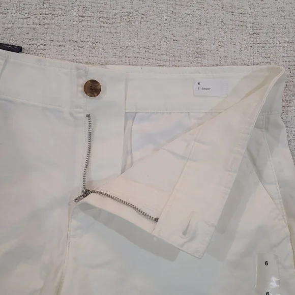 NEW Gap 5” Shorts Womens Sz 6 Khaki Tan Mid Rise Stretch Easy Through Hip Thigh - Picture 2 of 7